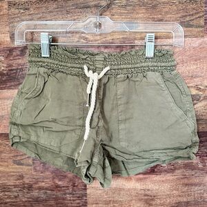 Love Tree, Green Shorts, Size S
#0182
